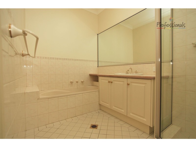 40 Southern View Drive, Albury NSW 2640