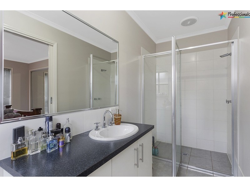 212 Kaitlers Road, Lavington NSW 2641