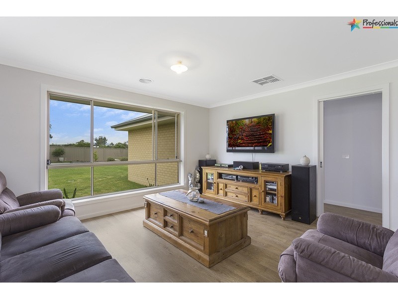 31  Gabrielle Court, Lavington NSW 2641