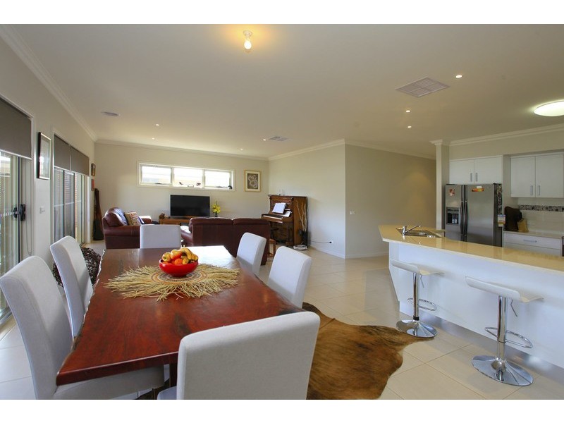 44 Bremer Avenue, Wodonga VIC 3690