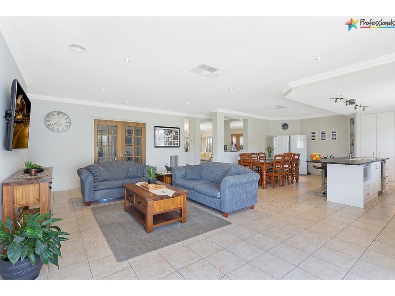 24 Willoughby Avenue, Wodonga VIC 3690