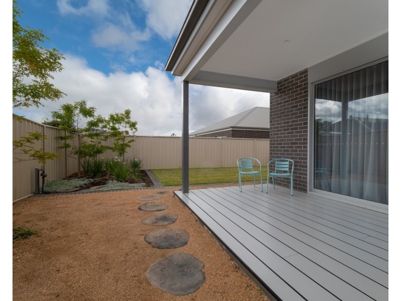 17 McDougall Grove, Wodonga VIC 3690