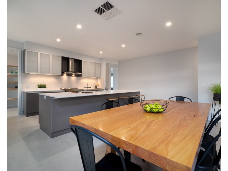 17 McDougall Grove, Wodonga VIC 3690