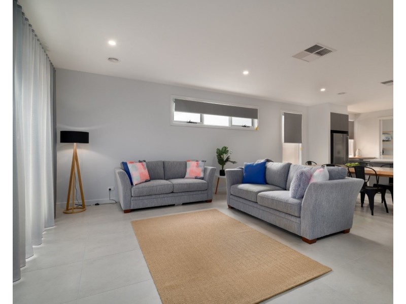 17 McDougall Grove, Wodonga VIC 3690