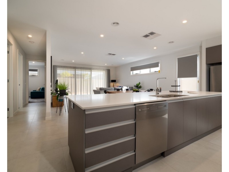 17 McDougall Grove, Wodonga VIC 3690