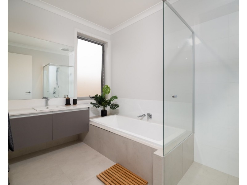 17 McDougall Grove, Wodonga VIC 3690