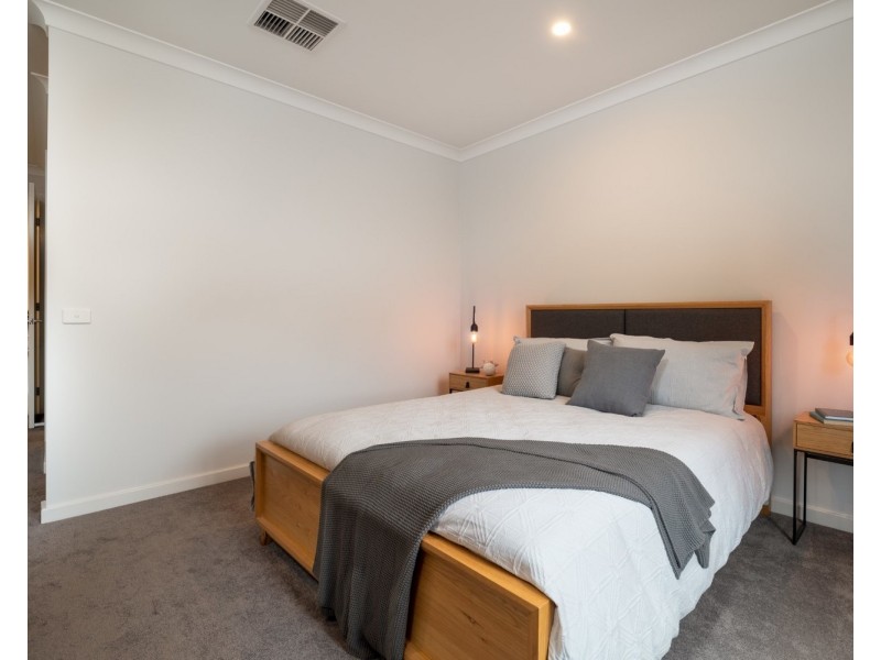 17 McDougall Grove, Wodonga VIC 3690