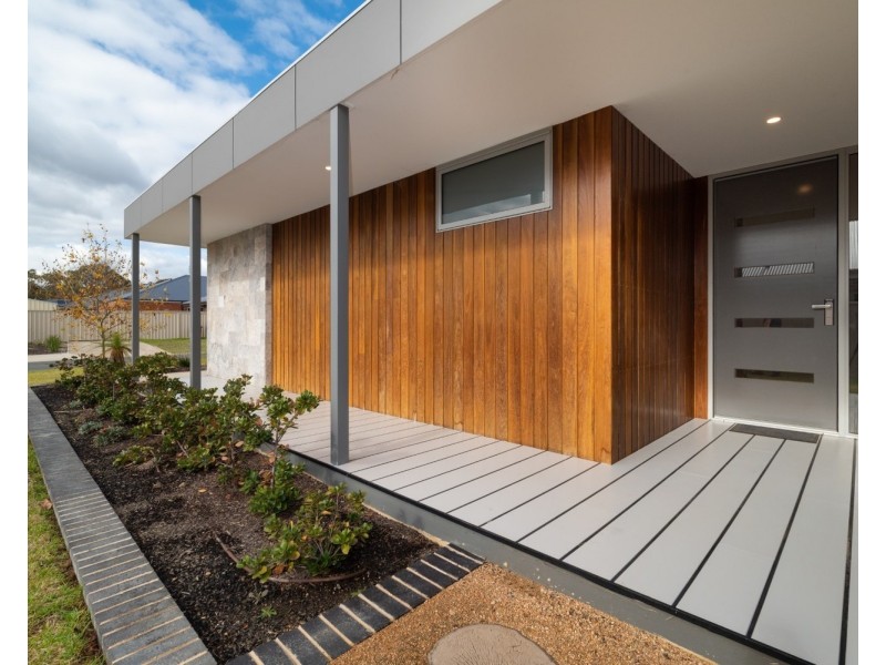 17 McDougall Grove, Wodonga VIC 3690