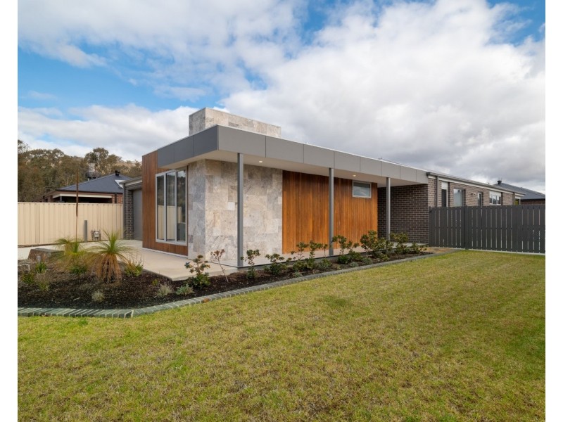 17 McDougall Grove, Wodonga VIC 3690