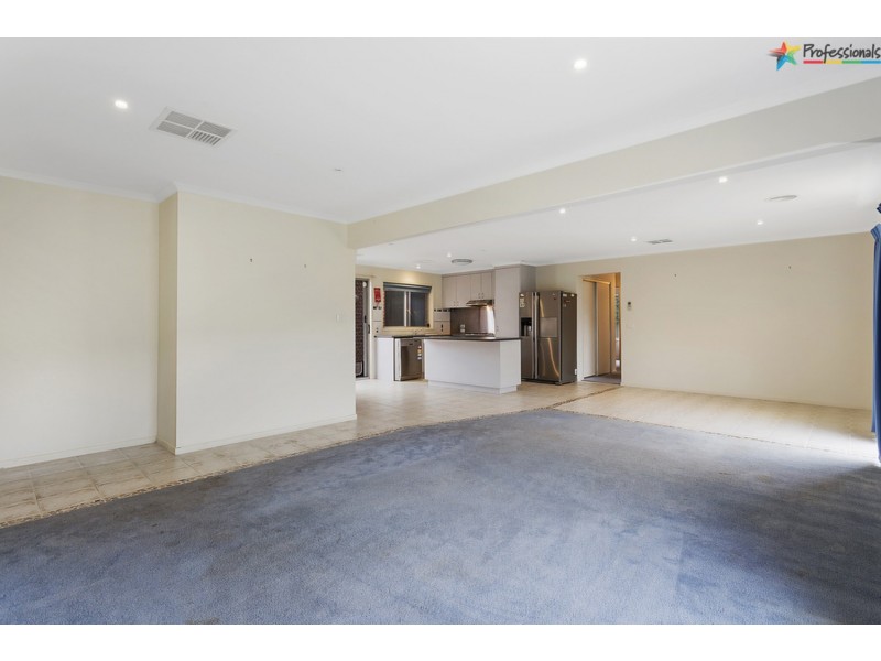 8 Fussell Court, Wodonga VIC 3690