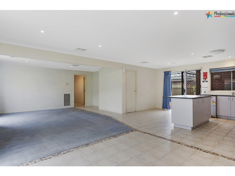 8 Fussell Court, Wodonga VIC 3690