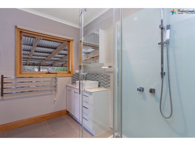 8 Wildon Avenue, Yackandandah VIC 3749