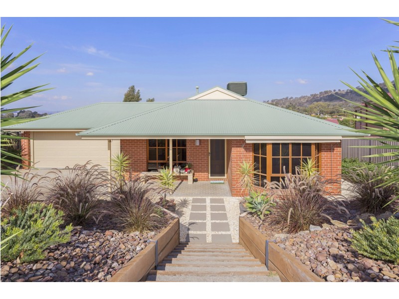 24 Falcon Circuit, Wodonga VIC 3690
