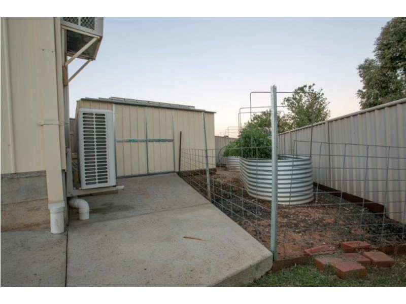 24 Falcon Circuit, Wodonga VIC 3690