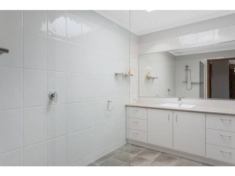 2/18 Sapphire Circuit, Wodonga VIC 3690