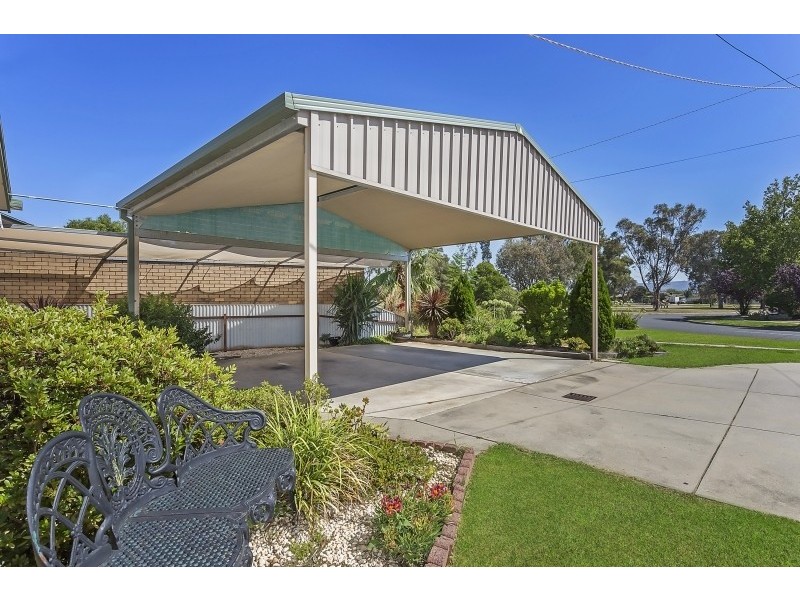 2/18 Sapphire Circuit, Wodonga VIC 3690
