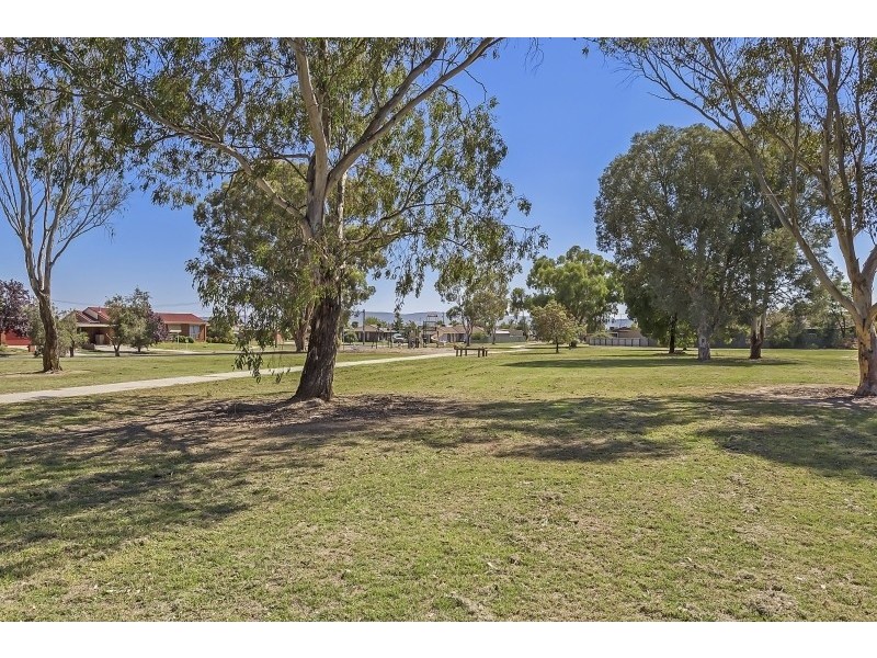 2/18 Sapphire Circuit, Wodonga VIC 3690