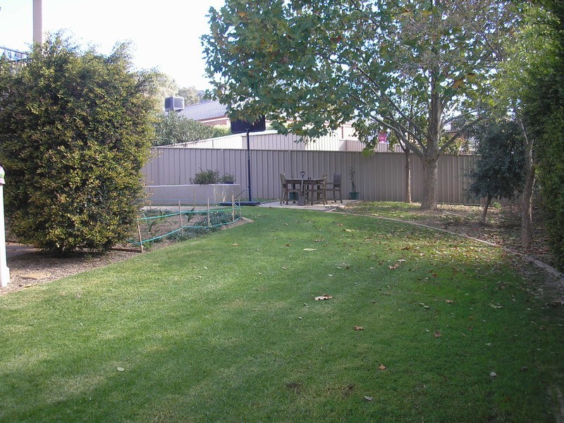 8 Ballara Drive, Wodonga VIC 3690