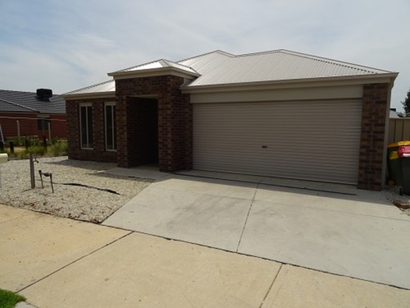 24 Victoria Cross Parade, Wodonga VIC 3690