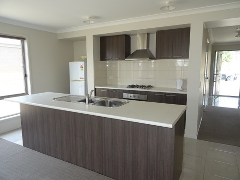 24 Victoria Cross Parade, Wodonga VIC 3690