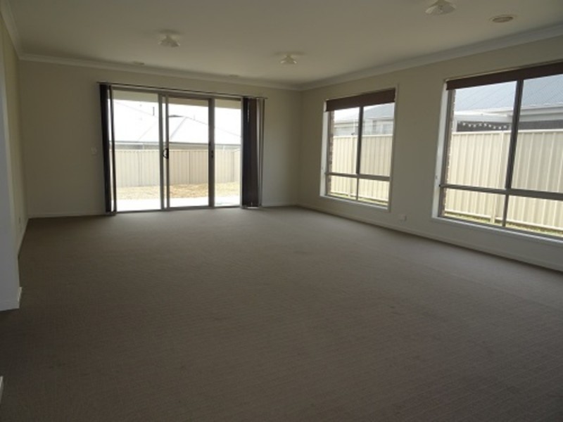 24 Victoria Cross Parade, Wodonga VIC 3690