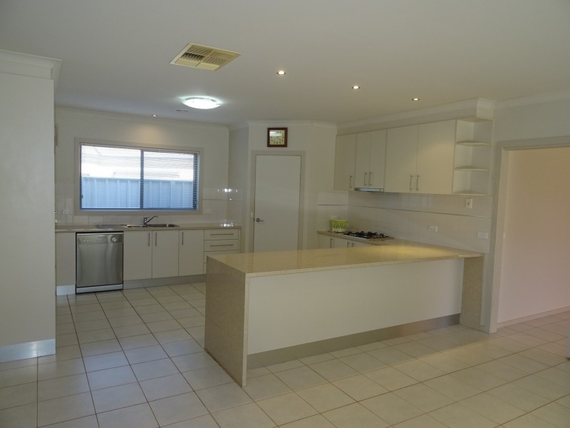 8 Garden Cove, Wodonga VIC 3690