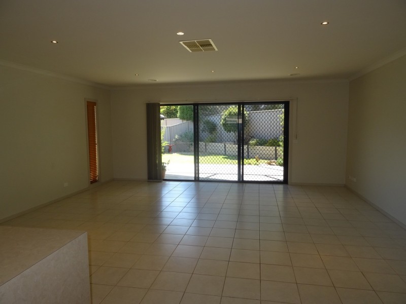 8 Garden Cove, Wodonga VIC 3690
