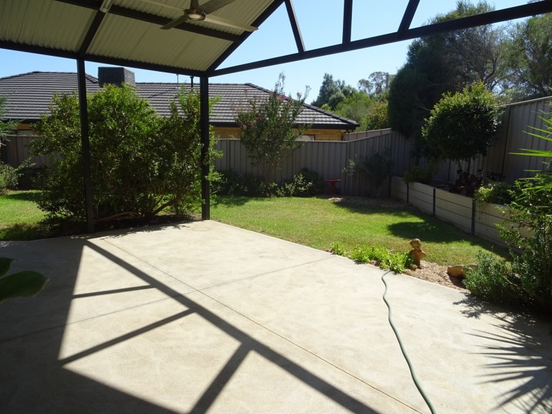 8 Garden Cove, Wodonga VIC 3690