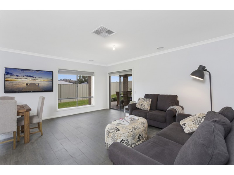 7 Pembroke Crescent, Wodonga VIC 3690