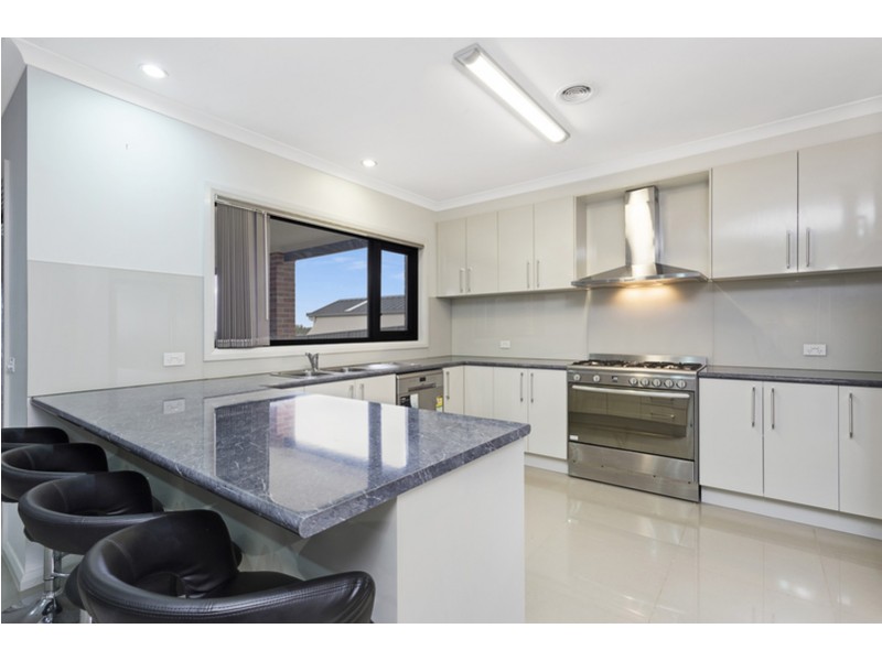 33 Silky Oak Avenue, Wodonga VIC 3690