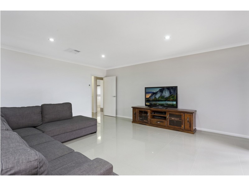 33 Silky Oak Avenue, Wodonga VIC 3690