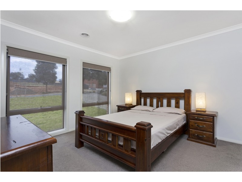 33 Silky Oak Avenue, Wodonga VIC 3690