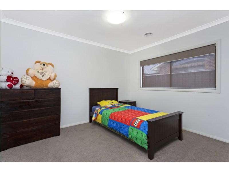 33 Silky Oak Avenue, Wodonga VIC 3690