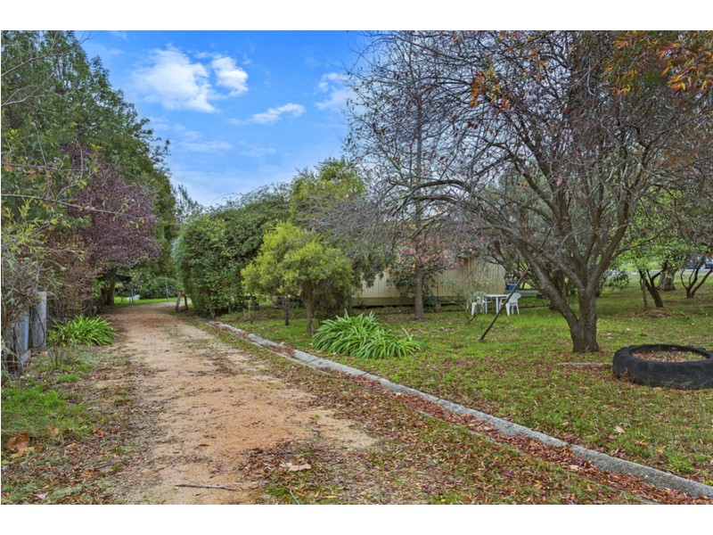 80 Albert Road, Chiltern VIC 3683