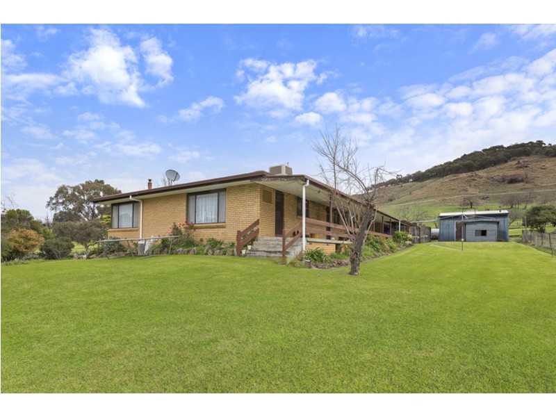 4 Hewitt Street, Bethanga VIC 3691