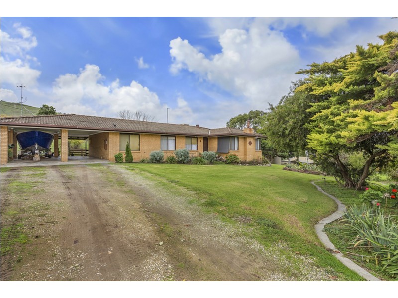 4 Hewitt Street, Bethanga VIC 3691