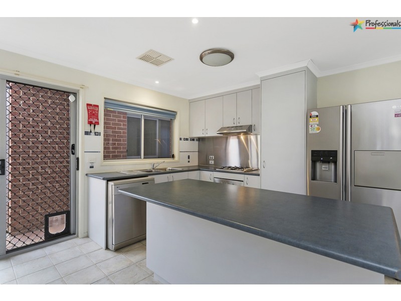 8 Fussell Court, Wodonga VIC 3690