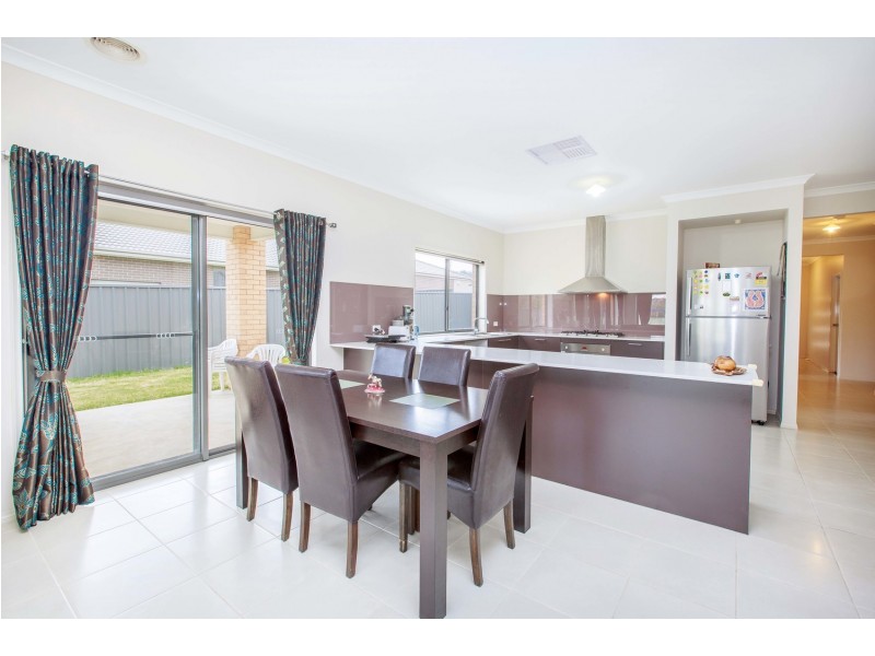 16 McAuliffe Street, Wodonga VIC 3690