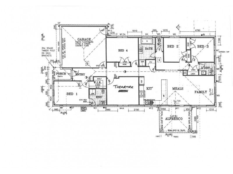 16 McAuliffe Street, Wodonga VIC 3690 Floorplan
