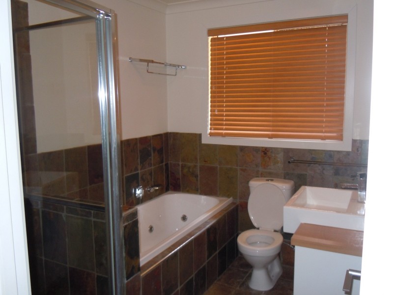 47 Kurrajong Crescent, Albury NSW 2640