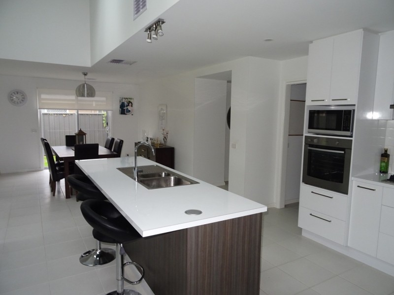 11 Trickett Avenue, Killara VIC 3691