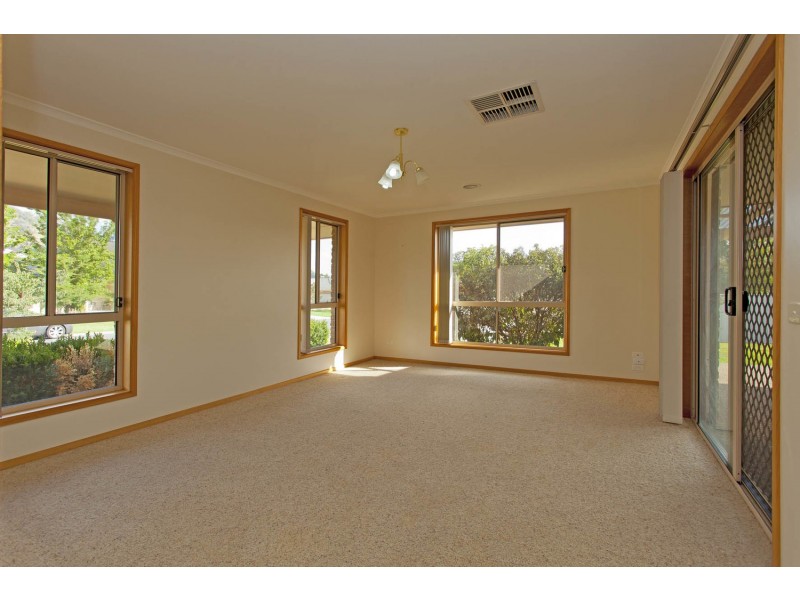 13 Dalton Avenue, Wodonga VIC 3690