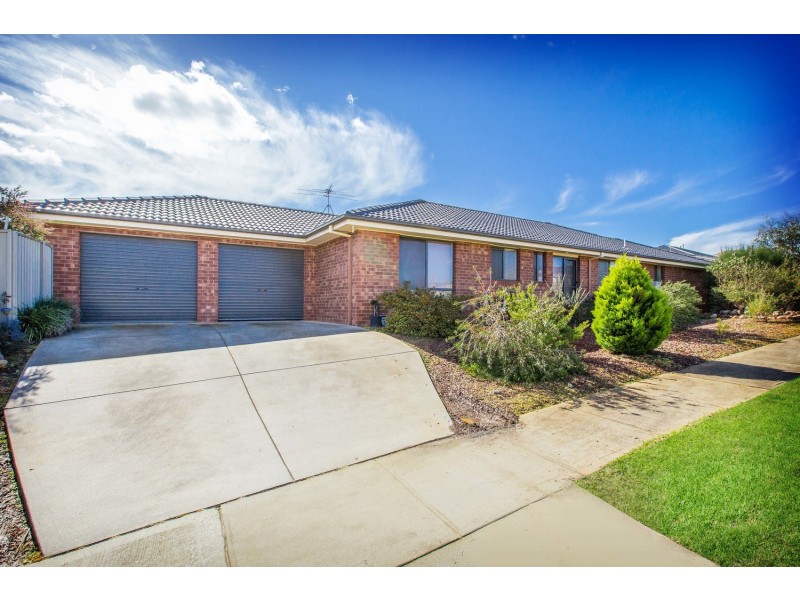 2 Lockhead Street, Leneva VIC 3691
