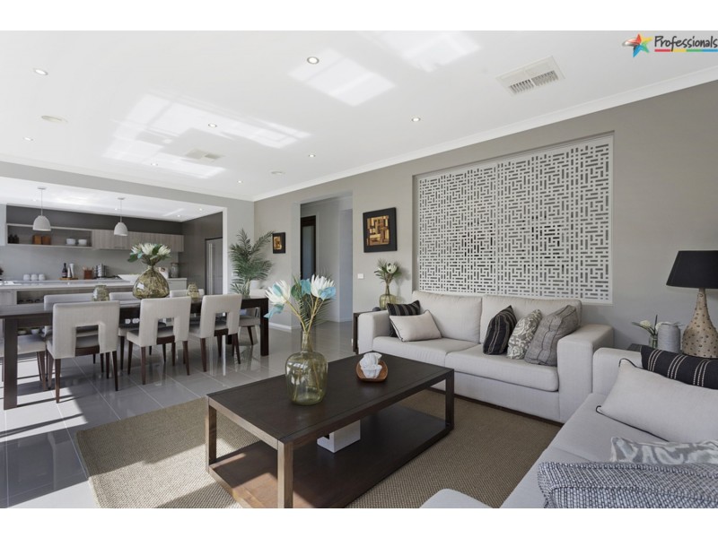 3 Riverside Boulevard, Killara VIC 3691