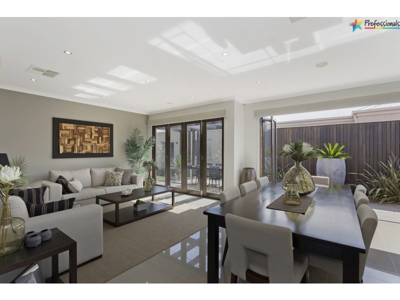 3 Riverside Boulevard, Killara VIC 3691