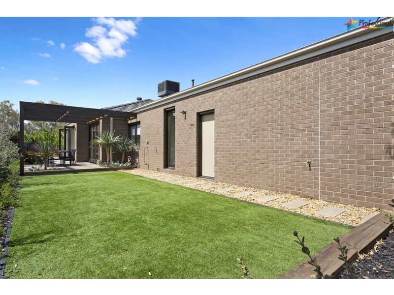 3 Riverside Boulevard, Killara VIC 3691