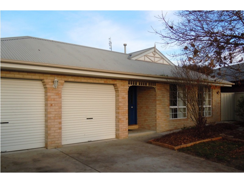 1A Oakmont Circuit, Wodonga VIC 3690