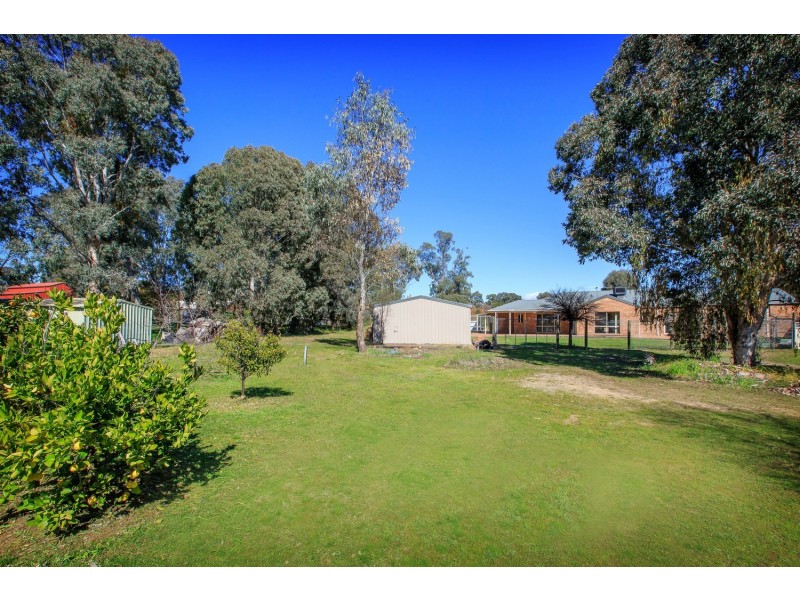 15 Lipsett Road, Thurgoona NSW 2640