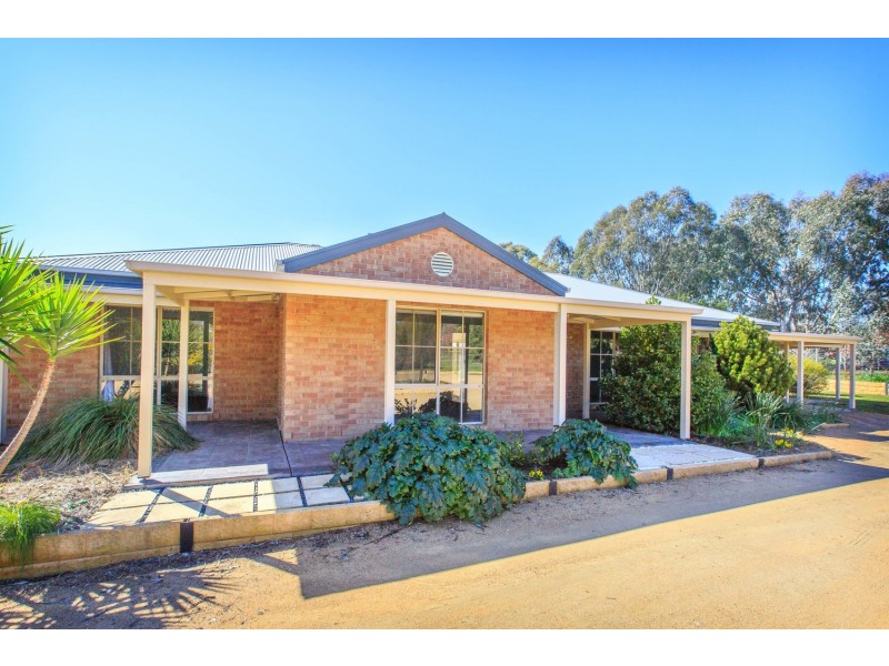 15 Lipsett Road, Thurgoona NSW 2640