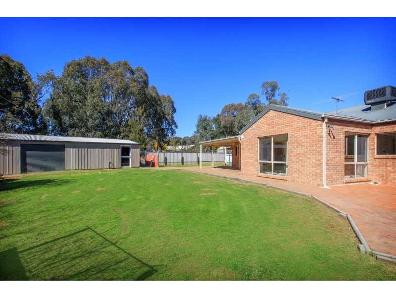 15 Lipsett Road, Thurgoona NSW 2640